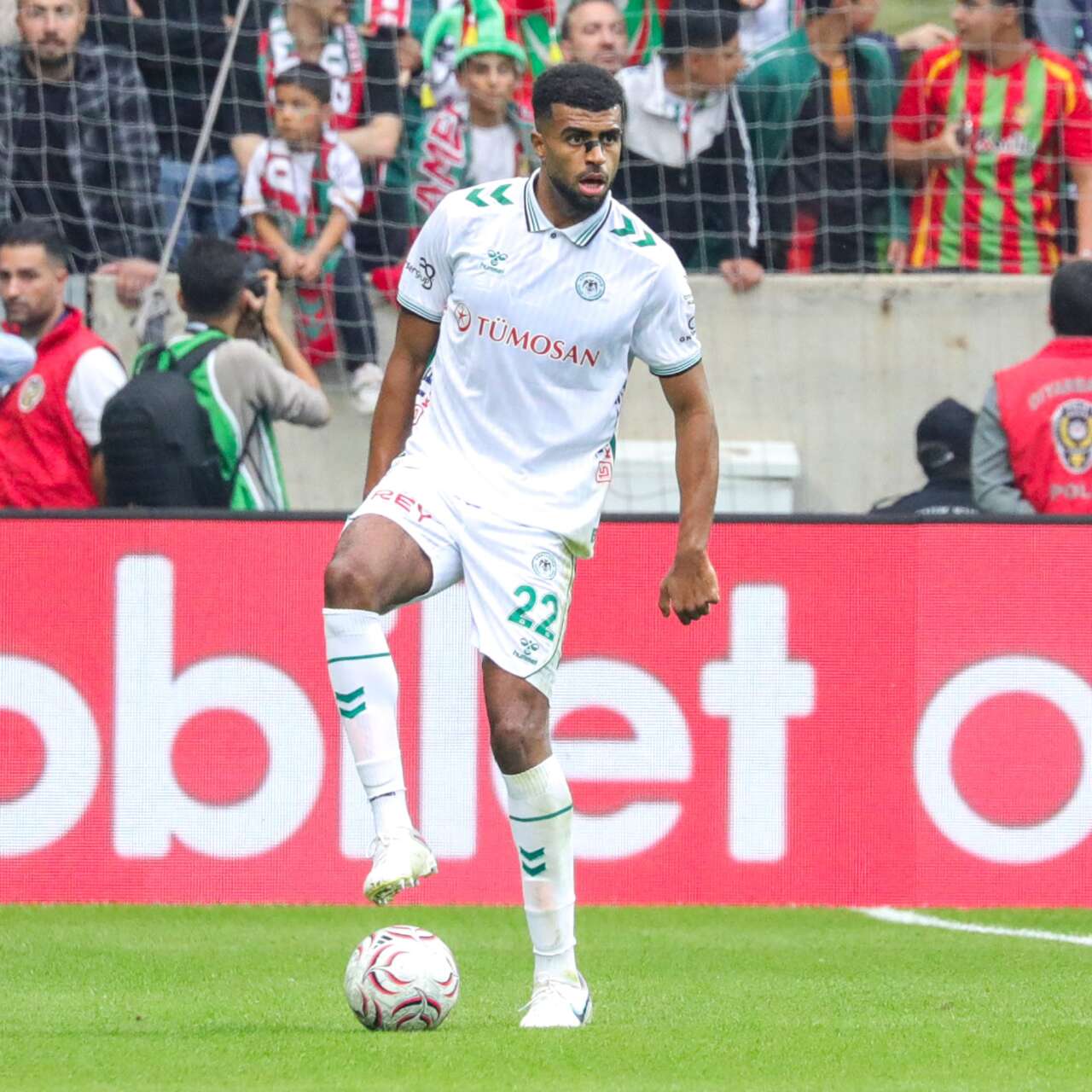 konyasporda-kale-emin-ellerde-bahadir-ve-savunma-duvar-ordu