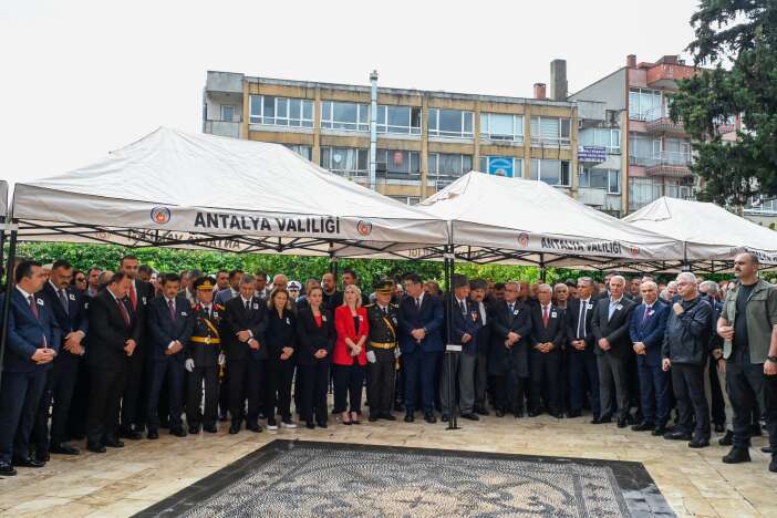 valinin-en-zor-gunu-dun-birlikte-cenazedeydi-bugun-onu-tabutta-konyaya-ugurladi