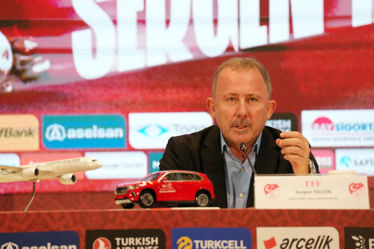 a-milli-takimda-sergen-yalcin-krizi-futbolcular-tepki-gosteriyor