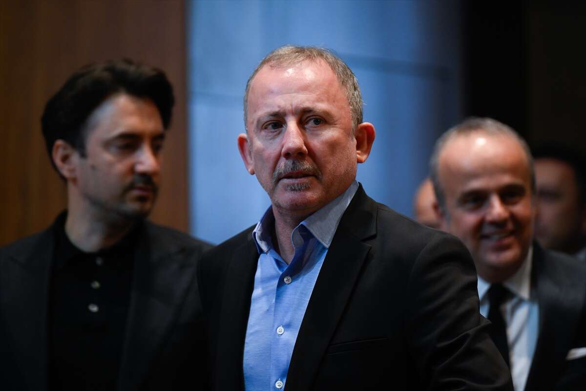 a-milli-takimda-sergen-yalcin-krizi-futbolcular-tepki-gosteriyor