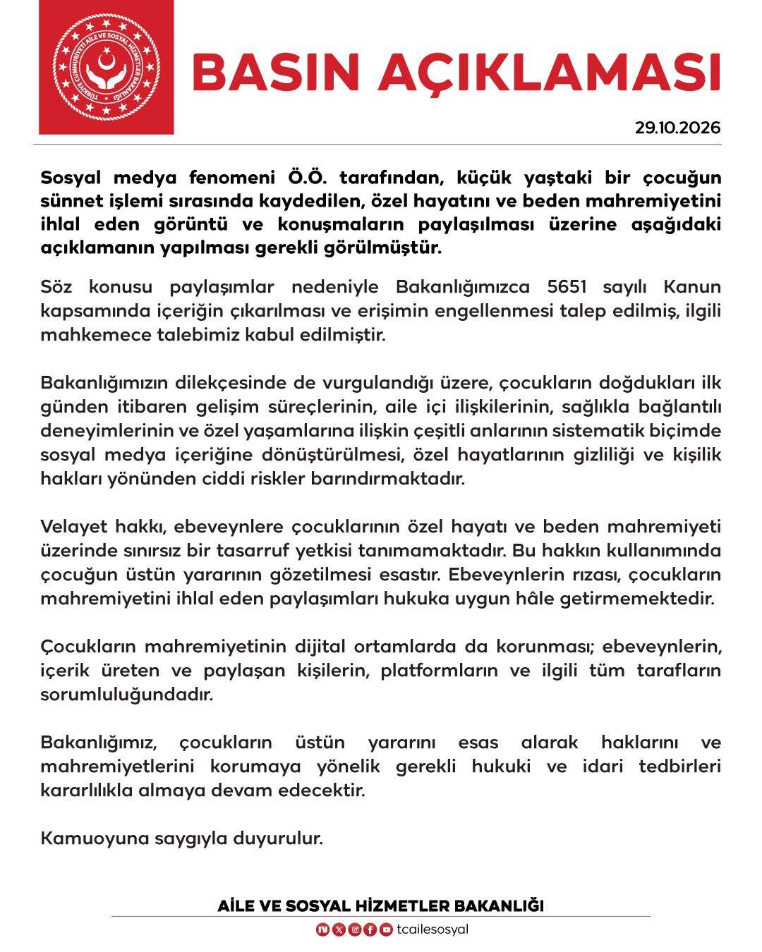 cocugun-sunnet-goruntulerini-paylasan-sosyal-medya-fenomenine-erisim-engeli