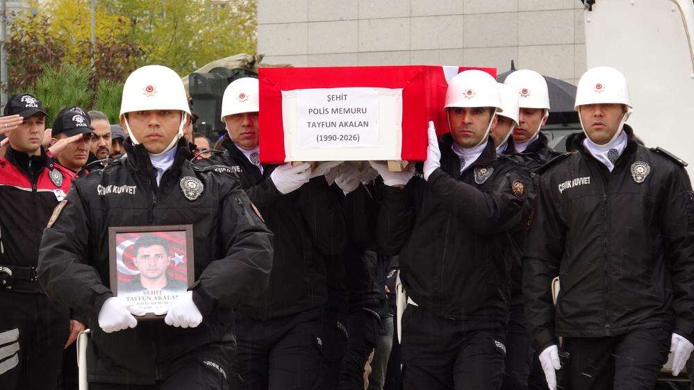 kazada-sehit-olan-2-cocuk-babasi-tayfun-akalana-gozyaslariyla-veda