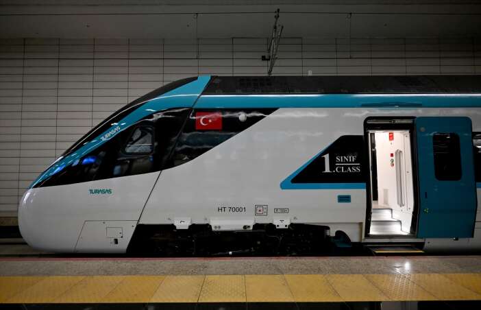 yerli-ve-milli-tren-konyaya-ulasimi-hizlandiracak-250-kilometre-hiza-ulasti