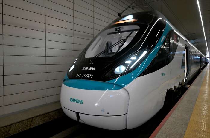 yerli-ve-milli-tren-konyaya-ulasimi-hizlandiracak-250-kilometre-hiza-ulasti
