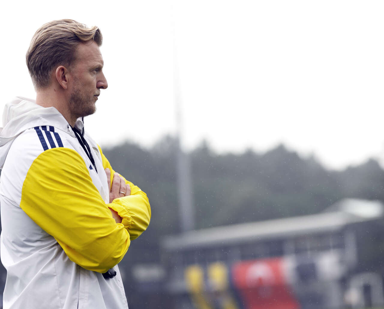 fenerbahceden-yeni-teknik-direktor-ve-dirk-kuyt-aciklamasi
