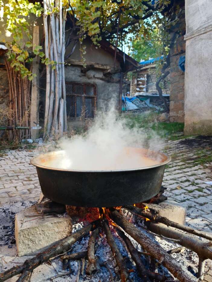 konyada-kazanlar-kayniyor-bu-lezzetin-esi-yok