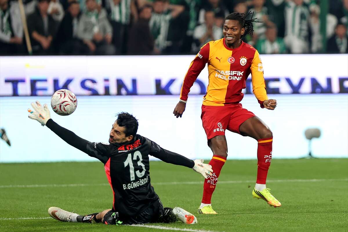 konyasporlu-kaleci-bahadir-yine-sakatlandi-ilhan-paluttan-aciklama