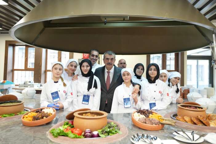 konyaya-bambaska-bir-lise-geliyor-asirlik-lezzetler-ders-olacak